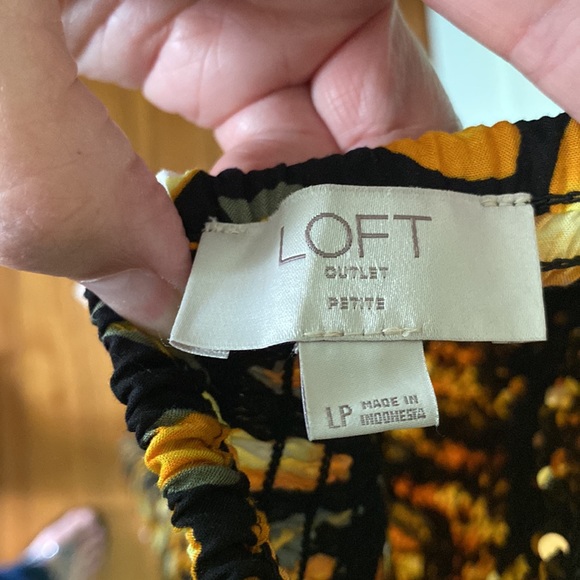 Loft lemon print jump. Gently used. - Picture 4 of 4